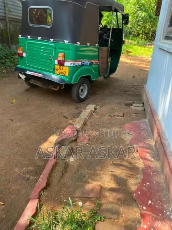 Bajaj 4 Stroke 2009 Three Wheel (Used)