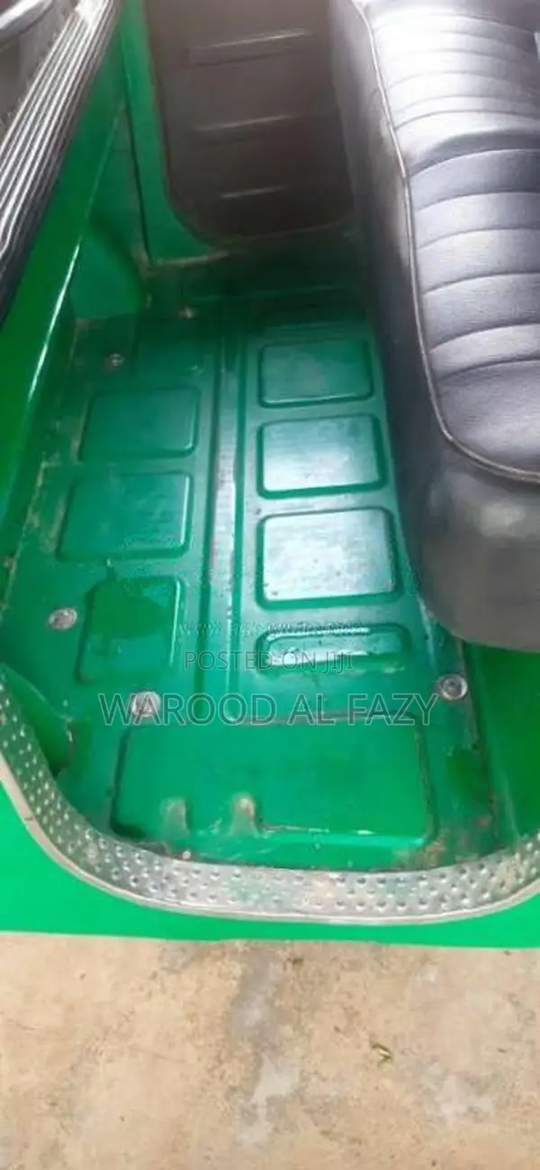 Bajaj RE 205 2013 Three Wheel (Used)