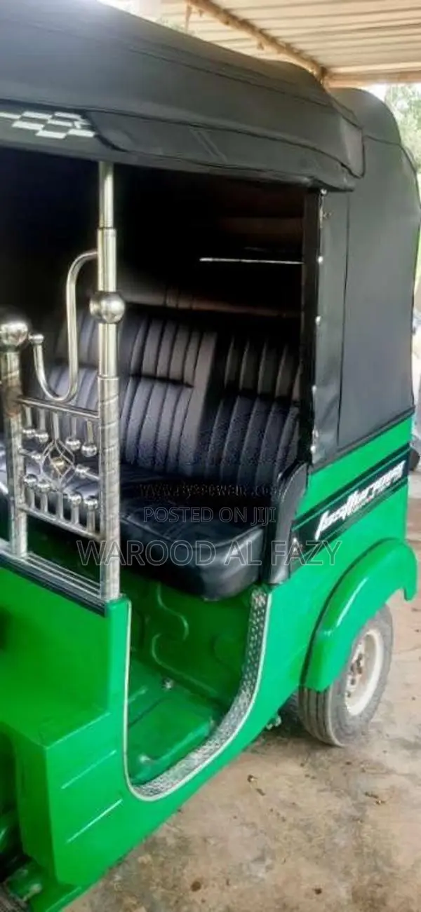 Bajaj RE 205 2013 Three Wheel (Used)