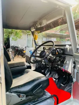 Mitsubishi 4DR5 1973 SUV (Used)