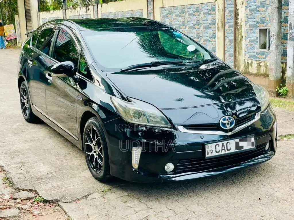 Toyota Prius 2014 Car (Used)
