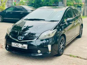 Toyota Prius 2014 Car (Used)