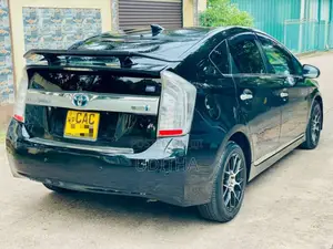 Toyota Prius 2014 Car (Used)