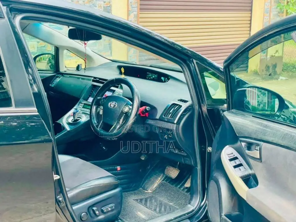 Toyota Prius 2014 Car (Used)