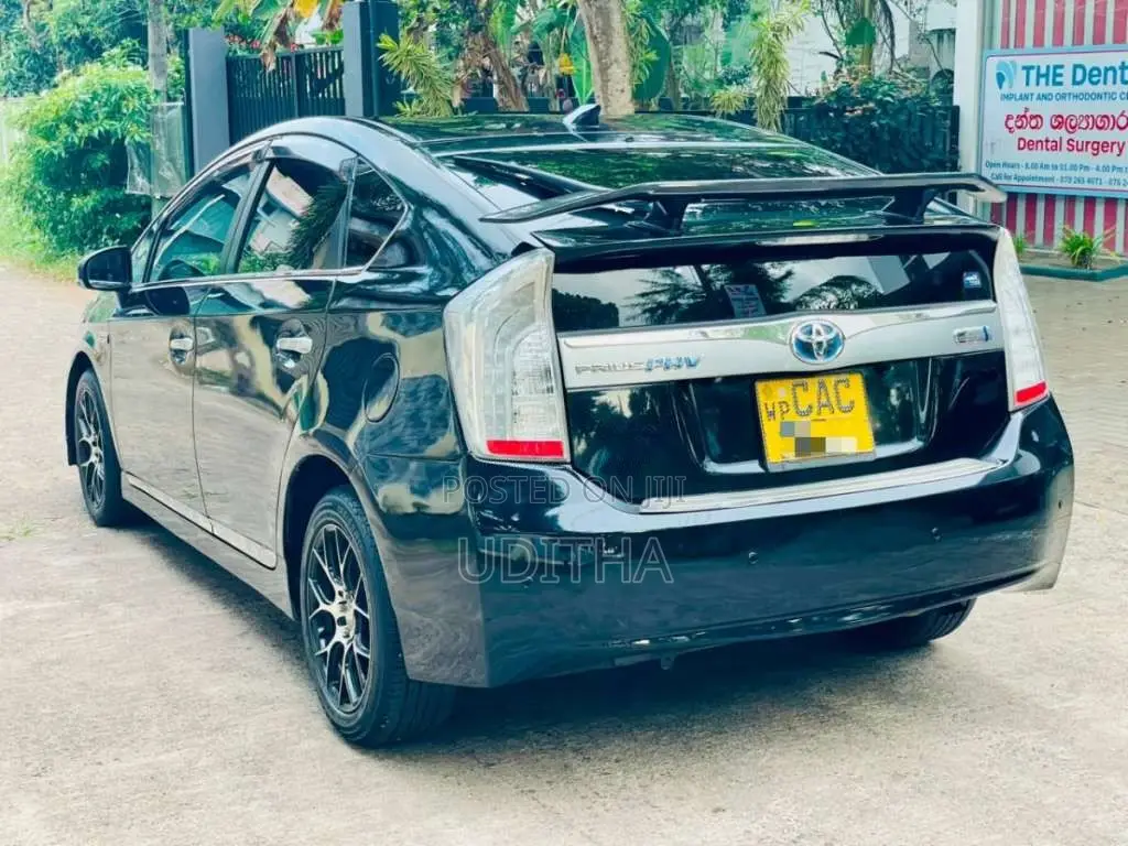 Toyota Prius 2014 Car (Used)