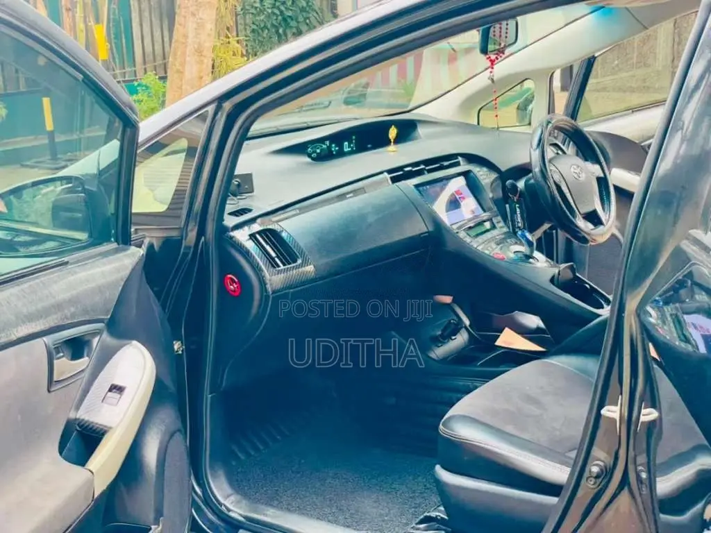Toyota Prius 2014 Car (Used)