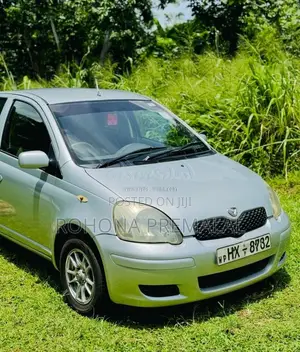 Toyota Vitz 2001 Car (Used)