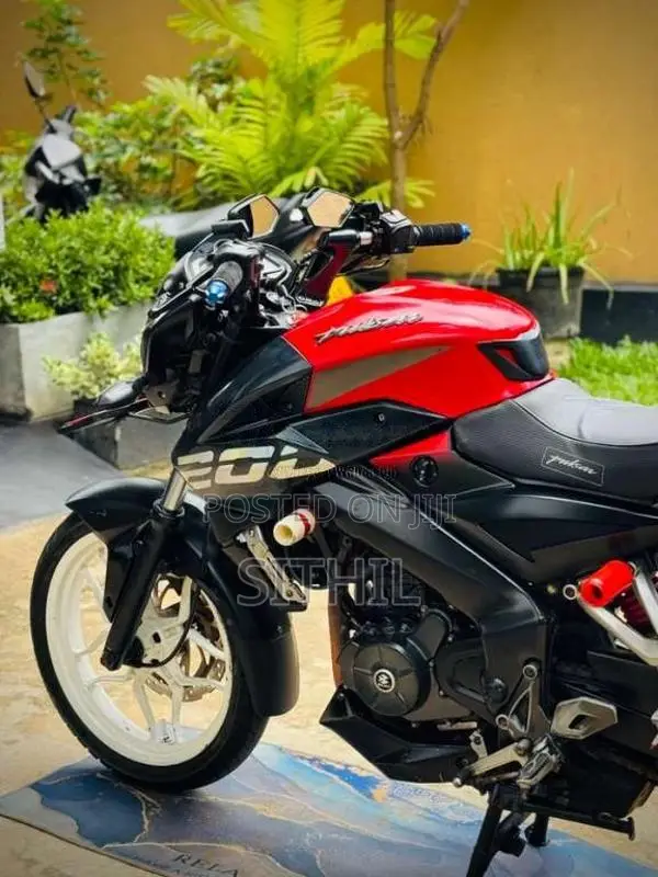 Bajaj Pulsar NS200 BGL 2018 Motorbike (Used)