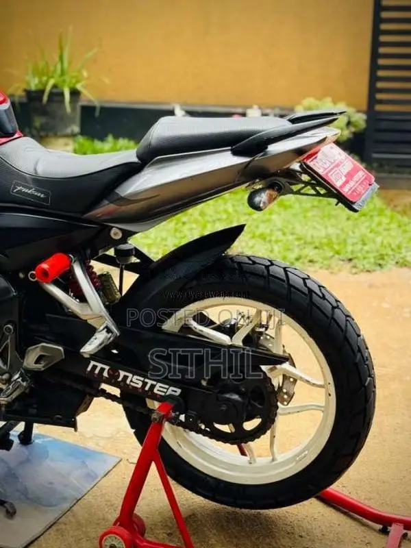 Bajaj Pulsar NS200 BGL 2018 Motorbike (Used)