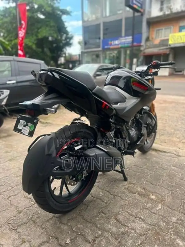 Hero Hunk 160R 2026