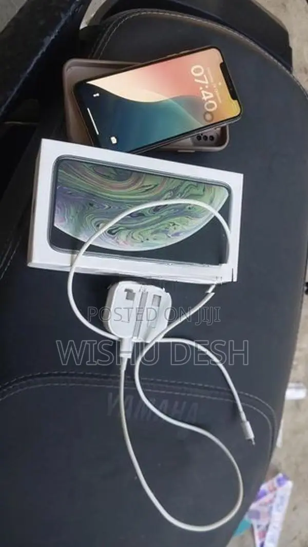 Apple iPhone XS (Used)