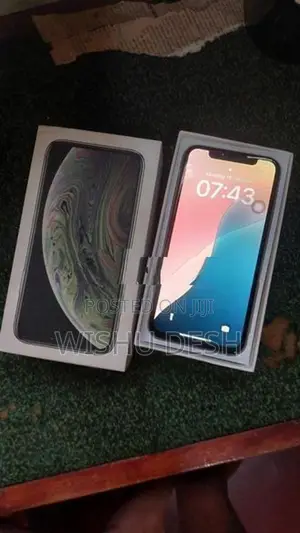 Apple iPhone XS (Used)