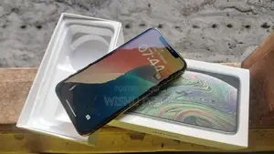 Apple iPhone XS (Used)