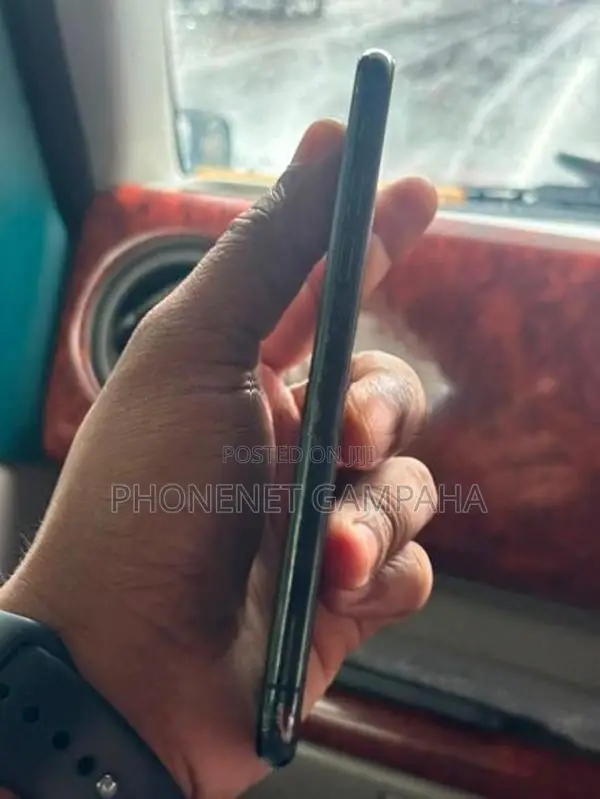Apple iPhone X (Used)