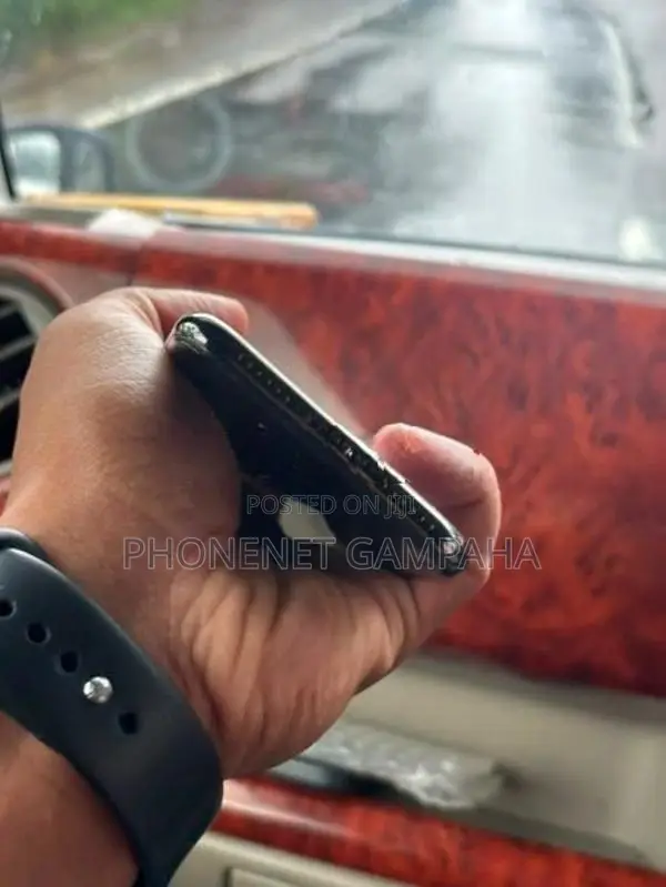 Apple iPhone X (Used)