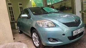 Toyota Yaris 2011