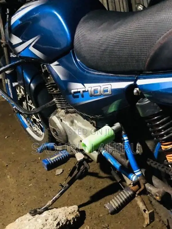 Bajaj CT100 2005