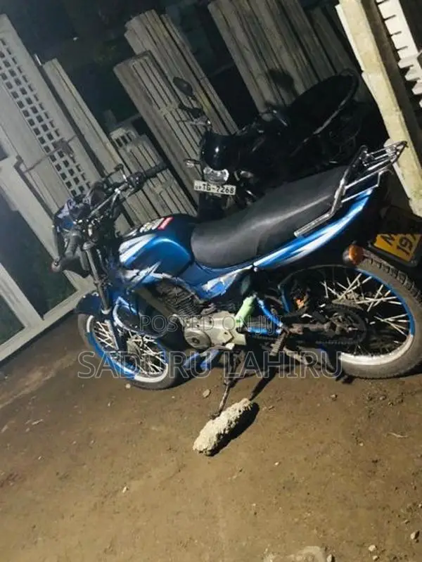 Bajaj CT100 2005
