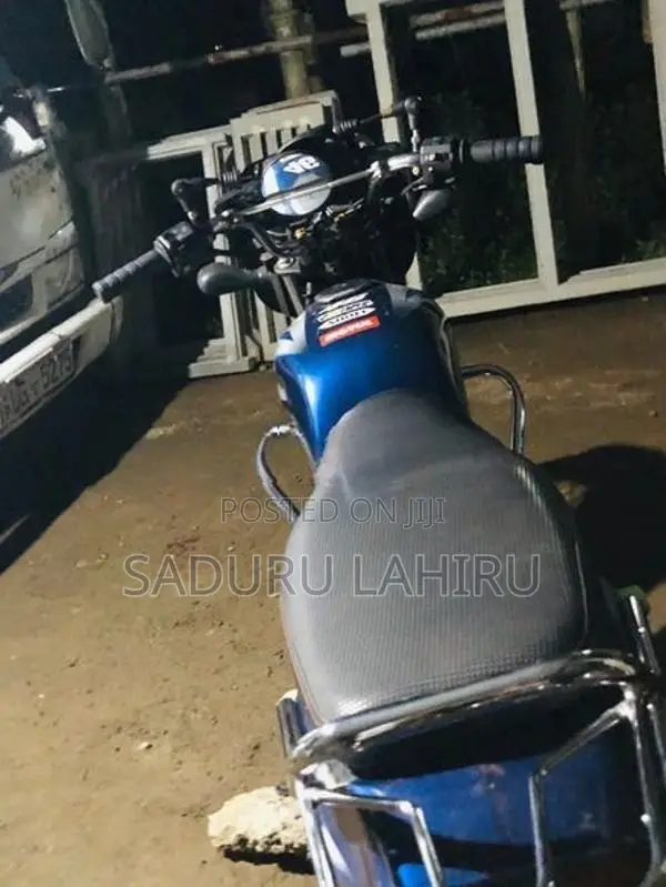 Bajaj CT100 2005