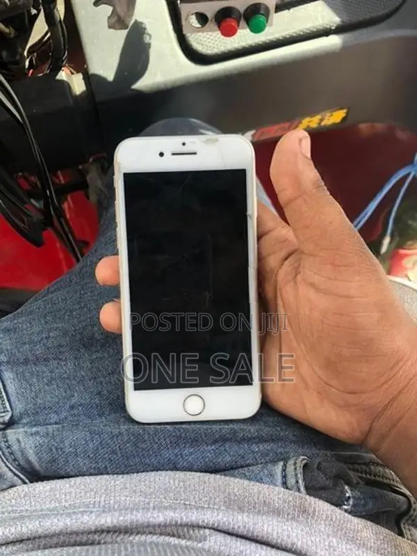 Apple iPhone 7 (Used)
