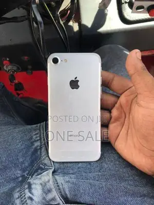 Apple iPhone 7 (Used)