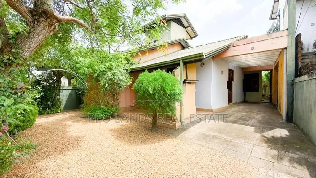 (DH1301) Single Storey House for Sale in Nugegoda