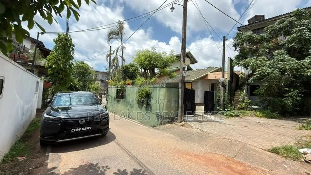 (DH1301) Single Storey House for Sale in Nugegoda