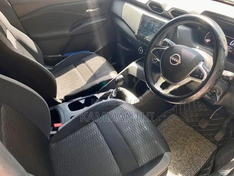 Nissan Magnite Acenta EZ Shift 2025