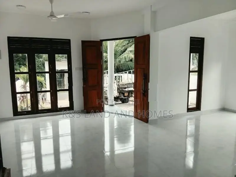 House For Sale In Weyangoda Veyangoda