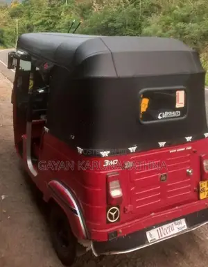 Bajaj RE 2015
