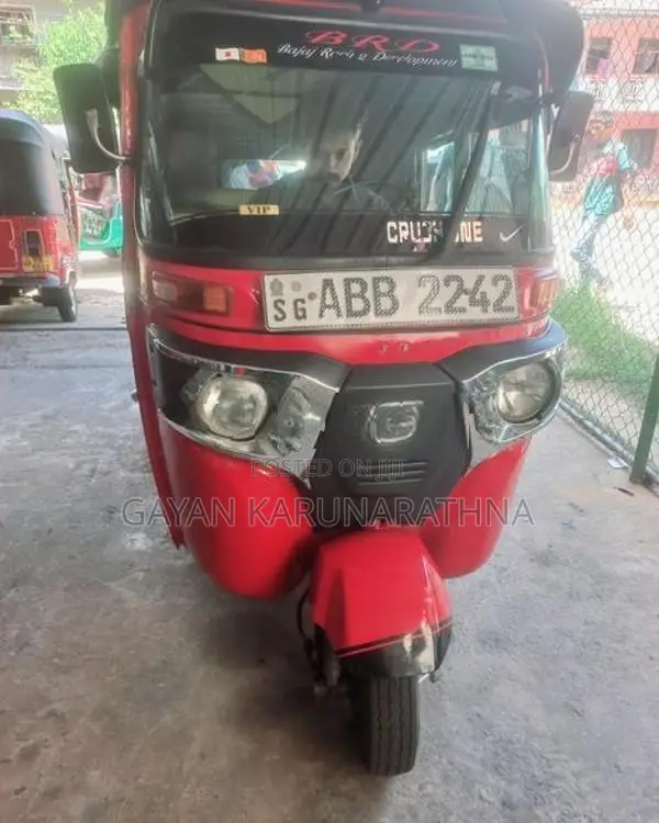 Bajaj RE 2015