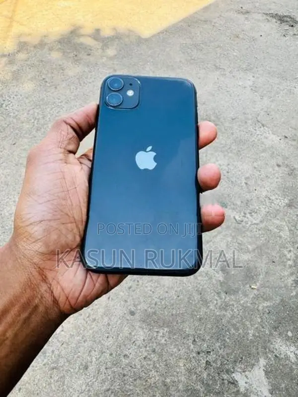 Apple iPhone 11 (Used)