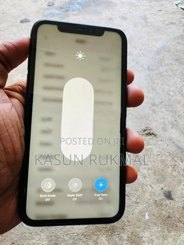 Apple iPhone 11 (Used)