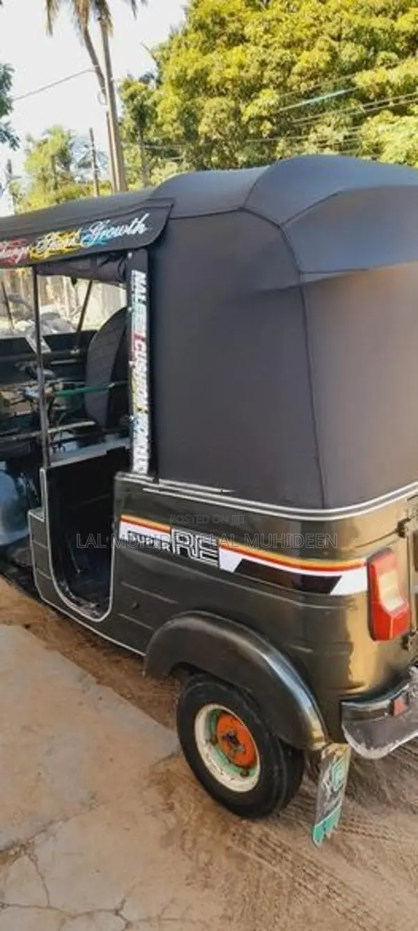Bajaj RE 2001