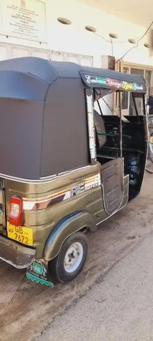 Bajaj RE 2001