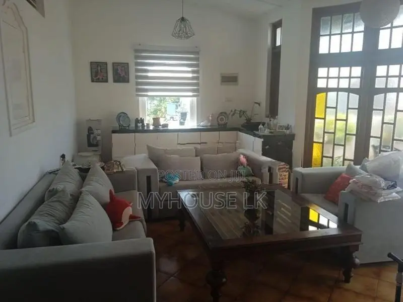 House For Sale IN Bambalapitiya Colombo 04