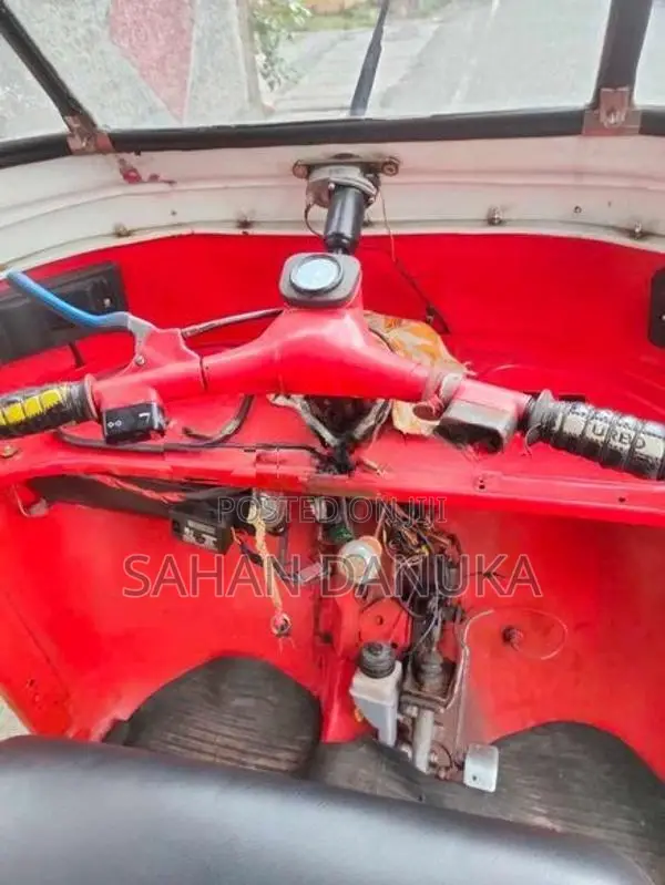 Bajaj RE Three wheelers 2006