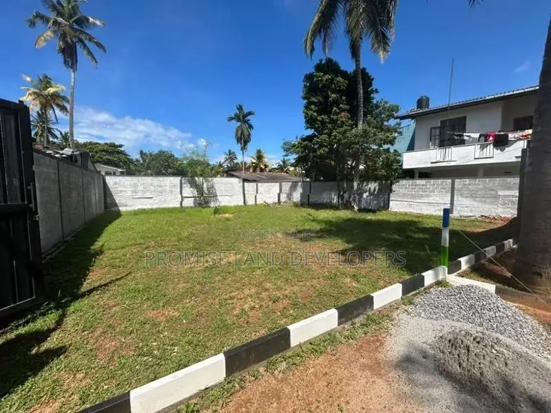 Moratuwa Katubadda Valuble 10 perch Land For Sale N38