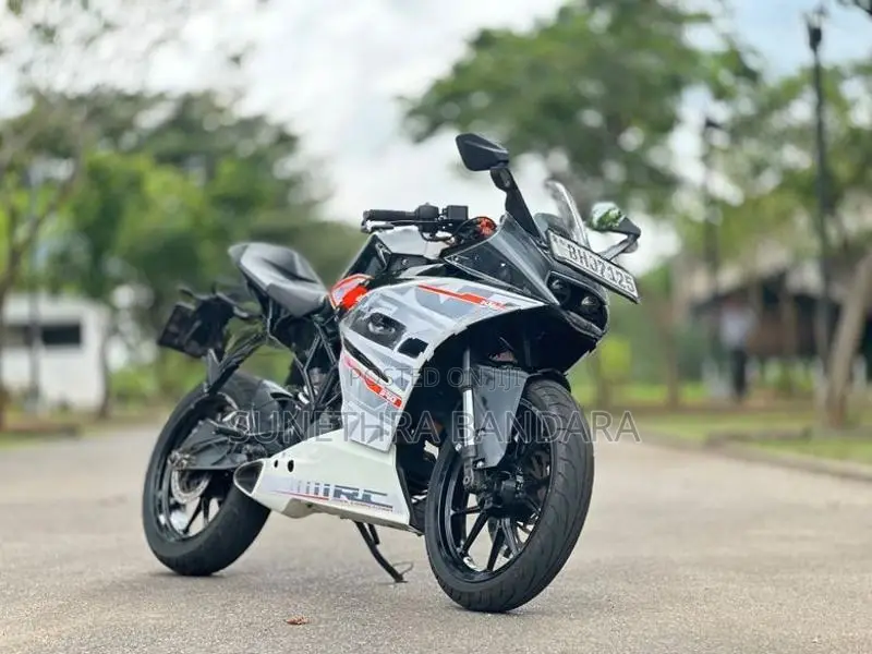 KTM RC 200 2018