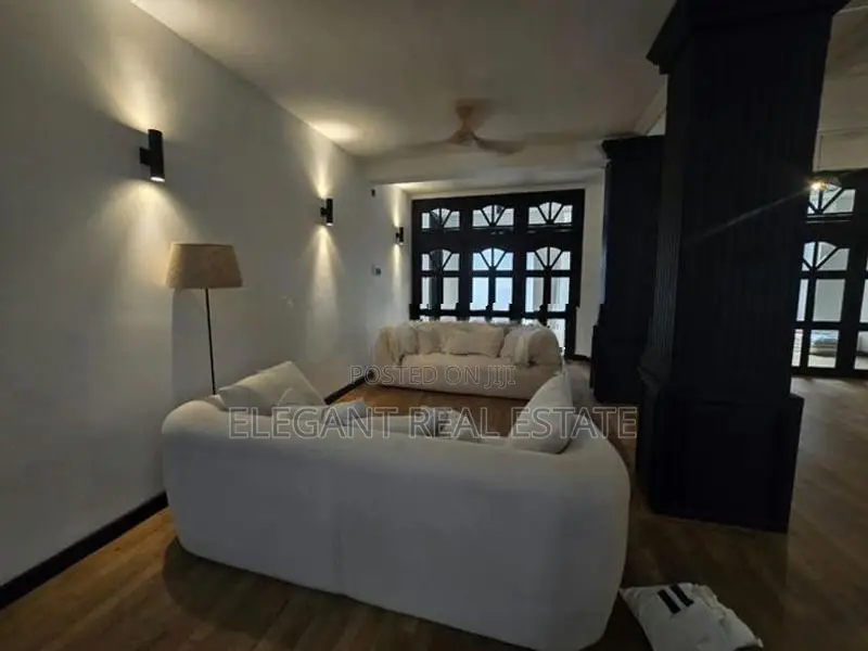 07 Bedroom Furnished 03 Storied House For Rent In Colombo (A6753)