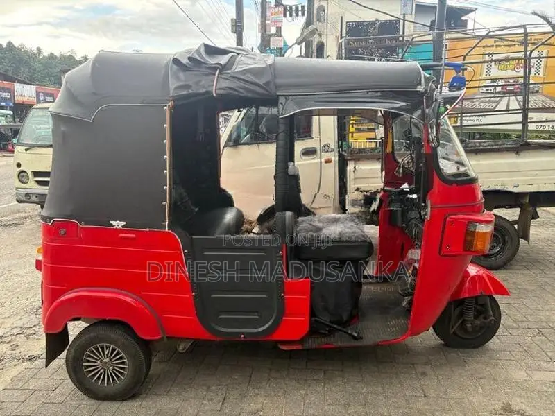 Bajaj RE 2012