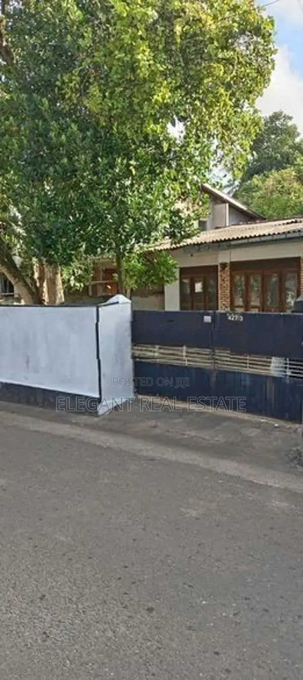 Land With House - 9.7 Perches For Sale In Battaramulla (A6828)