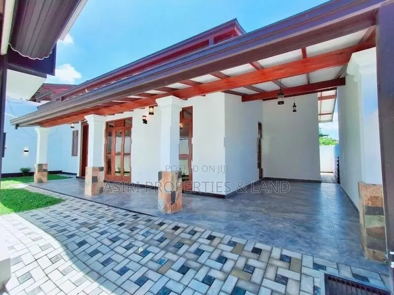 Single Story New House for sale in Piliyandala Madapatha Rd