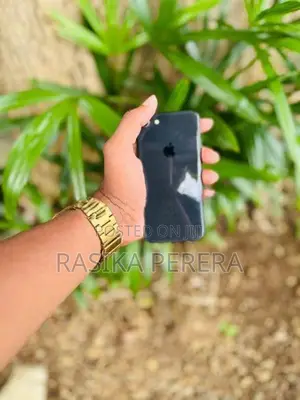 Apple iPhone 8 (Used)