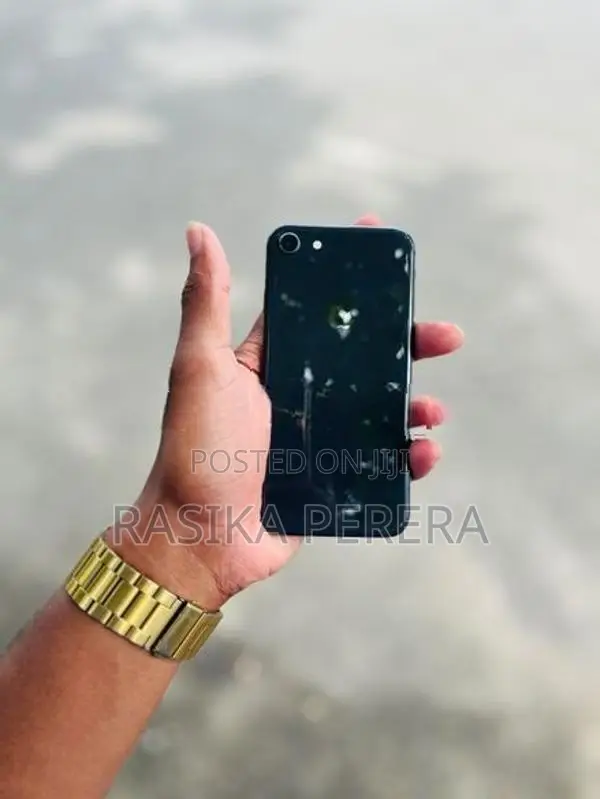 Apple iPhone 8 (Used)