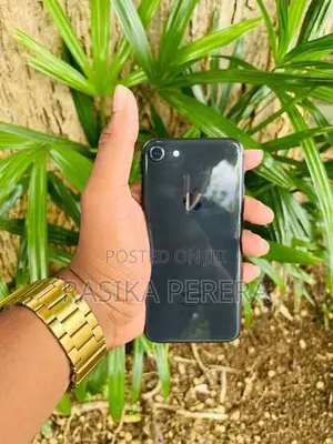 Apple iPhone 8 (Used)