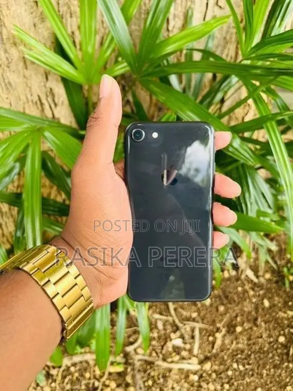 Apple iPhone 8 (Used)
