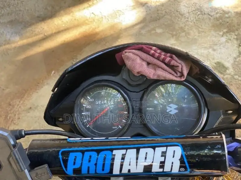 Bajaj CT100 2024