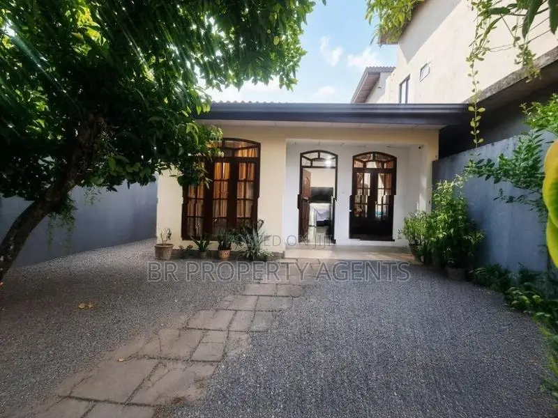 Single Storied House For Sale In Attidiya, Dehiwala