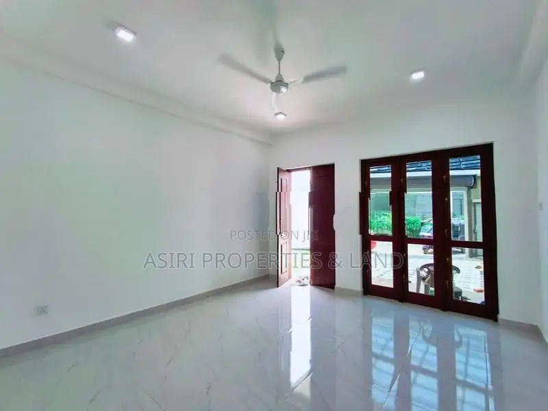 Architecture Design Luxury House for Sale in Kottawa Siddamulla